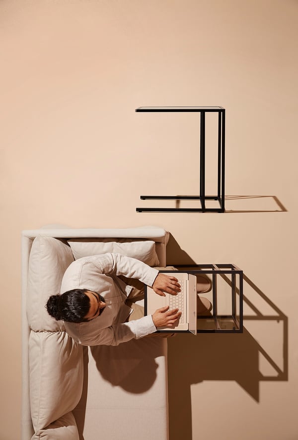 VITTSJÖ حامل لابتوب, أسود-بني/زجاج, 35x65 سم