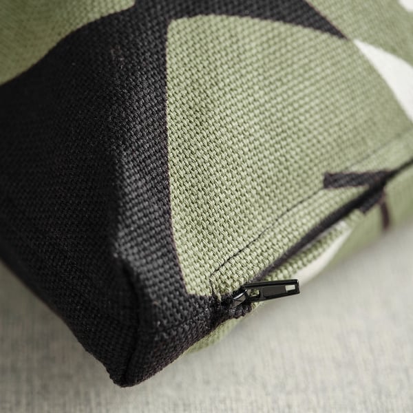 UNDERBLOMMA ウンデルブロマ クッションカバー, ブラック/グレーグリーン, 50x50 cm