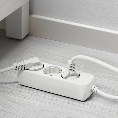White extension cord, 3 sockets, safety shutters, earthed, 1. 5m.