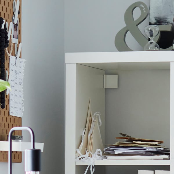 KALLAX وحدة رف مع إطار سفلي, أبيض/أسود, 147x59 سم