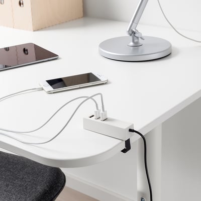 LÖRBY شاحن USB بملقط, أبيض