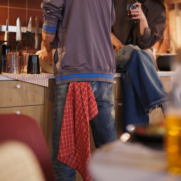 RINNIG منشفة شاي, أحمر/بيج مخطط, 45x60 سم