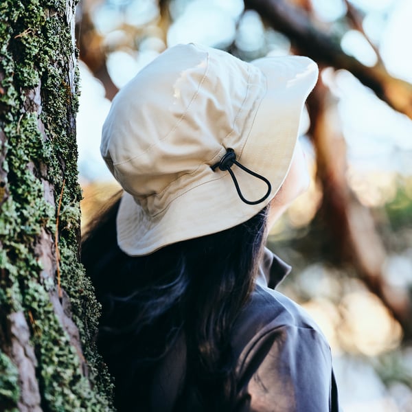 SOLUPPGÅNG Hat, off-white