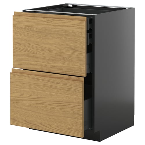 Кухонный шкаф ikea METOD с двумя ящиками из дуба. Это минималистичный дизайн с черной рамкой и деревянными ручками.