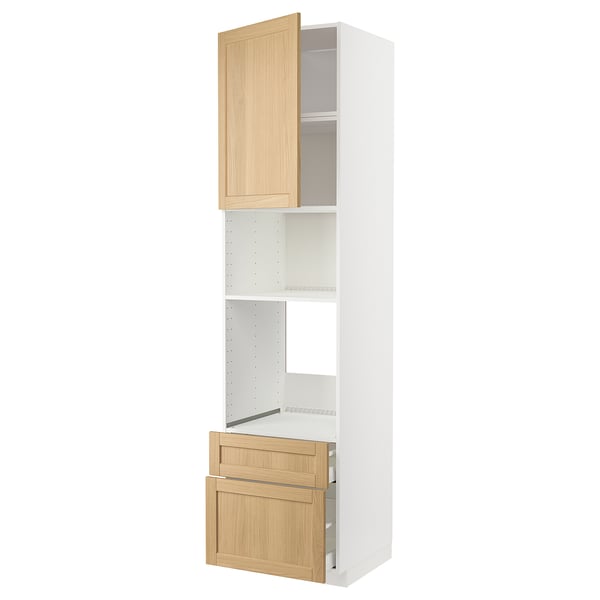 Белый кухонный гарнитур METOD со шкафами из дуба, высокий с регулируемой полкой, ящиками и закрытым местом для хранения.