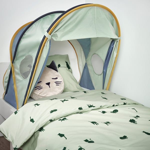 Детская кровать-палатка с сетчатыми окнами, регулируемая по ширине кровати 70-90 см, обеспечивающая уединение и приток воздуха.