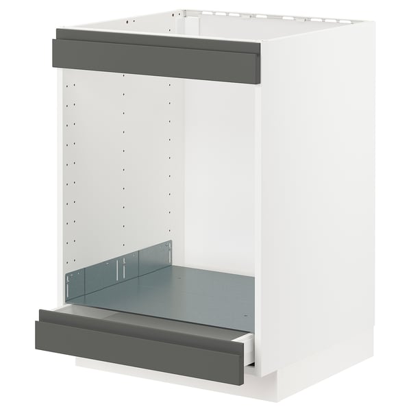 Белый кухонный гарнитур ikea METOD с серым ящиком и полкой.