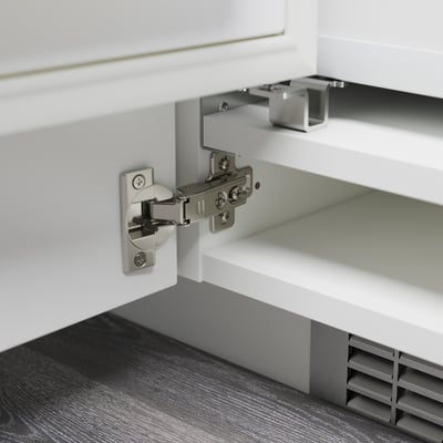 Металлическая петля крепится к белому шкафу, регулируется по высоте, глубине и ширине.