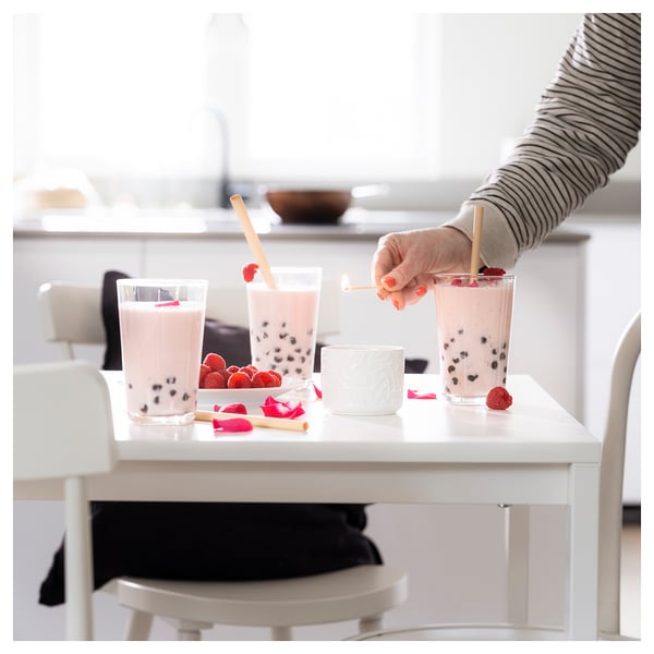 SÖTRÖNN شمعة معطرة في برطمان خزفي, توت أحمر وفانيليا/أبيض, 25 س