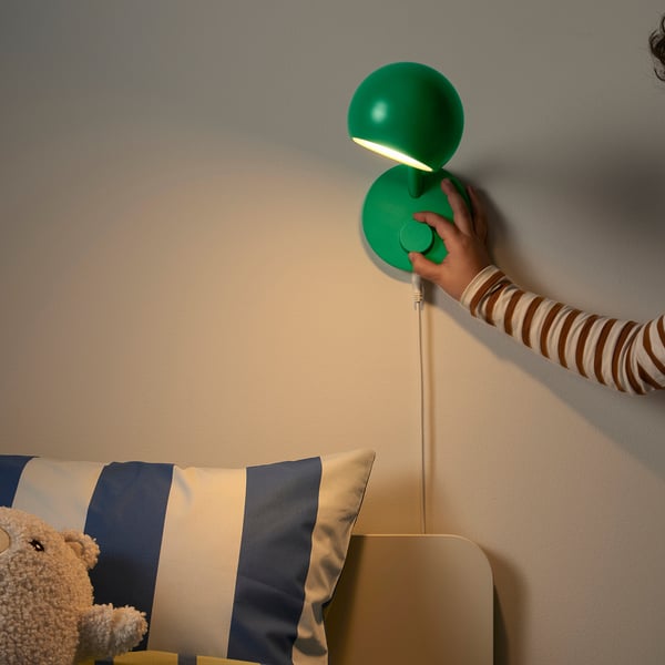 KORVSNÖRE LED wall lamp, dimmable/green