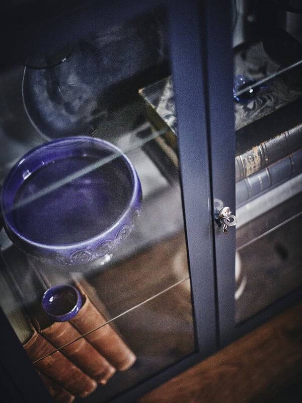FABRIKÖR Vitrine, bleu noir, 81x113 cm
