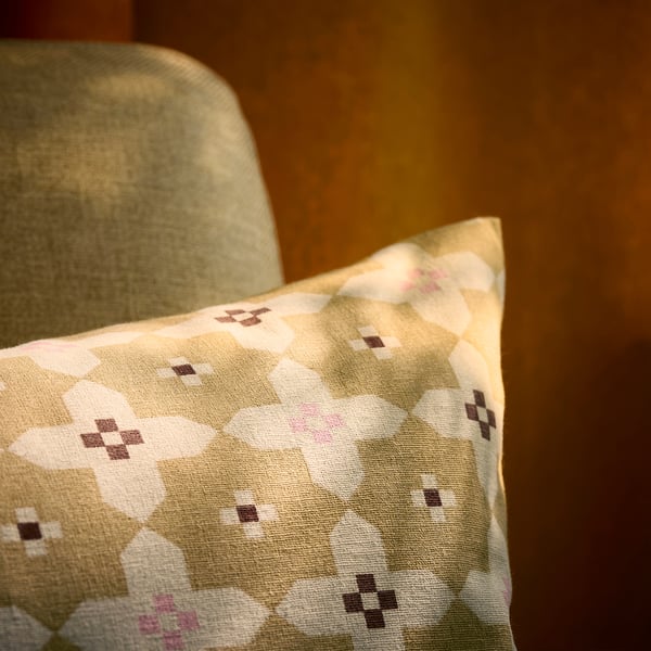 GOKVÄLLÅ Housse de coussin, beige/blanc, 40x58 cm