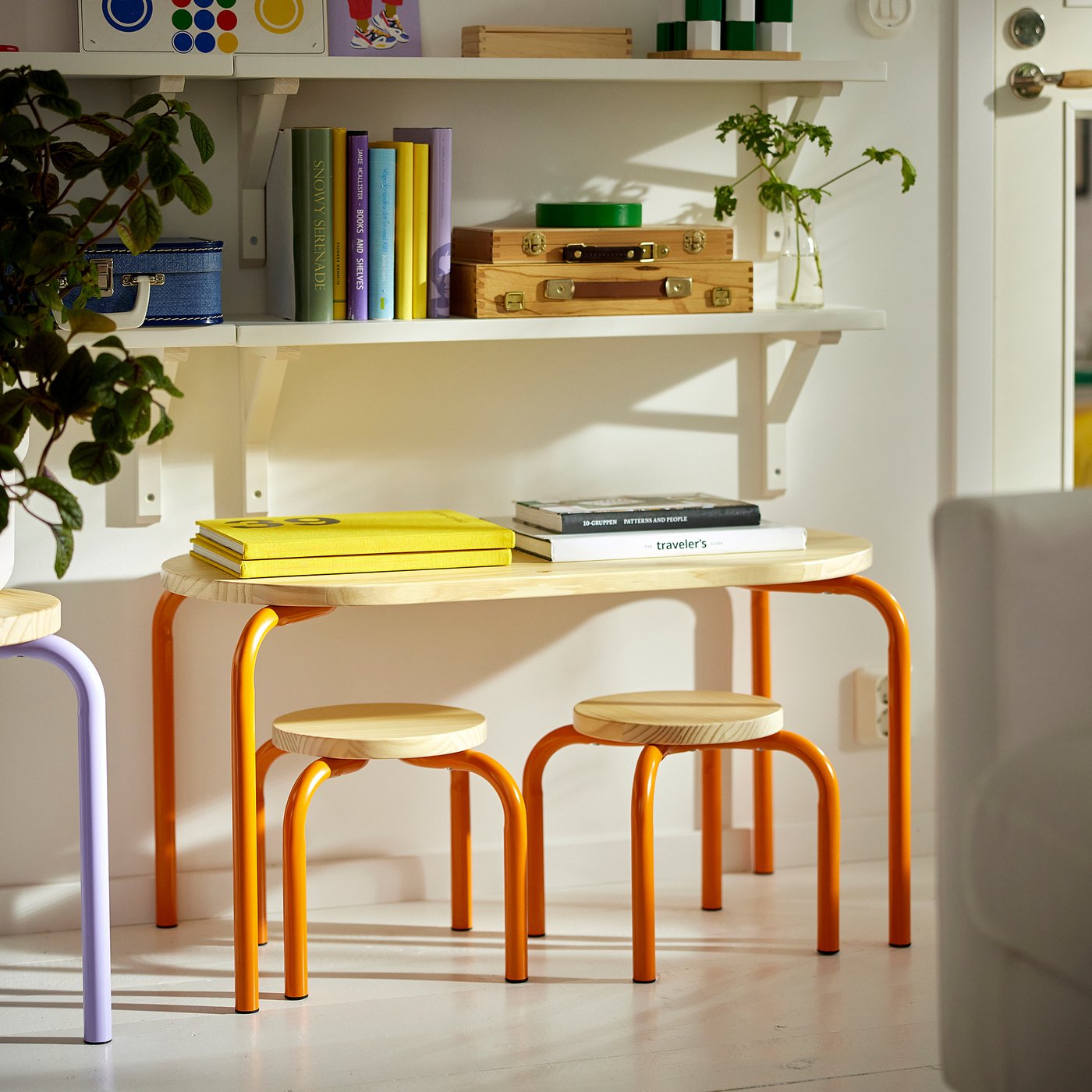 GREJSIMOJS Table enfant, bois/orange, 84x42 cm
