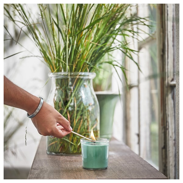 HEDERSAM Bougie parfumée dans verre, Herbe fraîche/vert clair, 40 hr