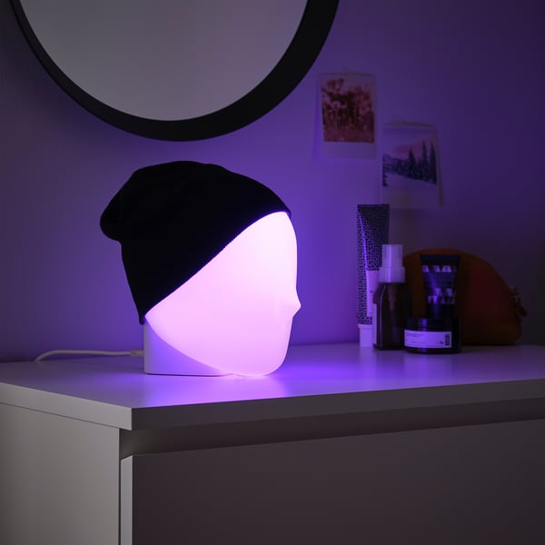 ISKÄRNA Lampe de table à LED, multicolore