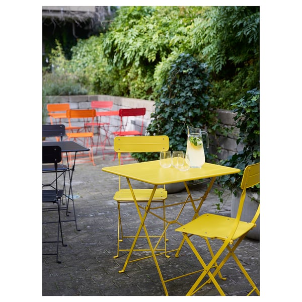 SUNDSÖ Table, jaune vif extérieur, 65x65 cm