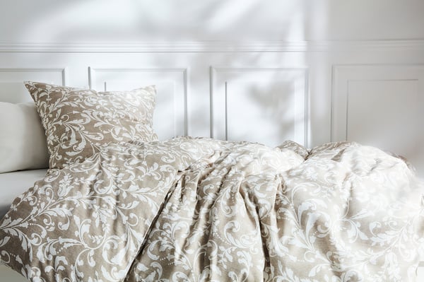 VÅRBRÄCKA Housse de couette et 2 taies, beige/blanc, 240x220/50x60 cm