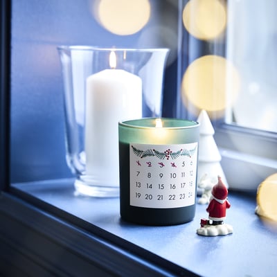 VINTERFINT Bougie parfumée dans verre, calendrier/Cinq épices de l'hiver vert, 45 hr