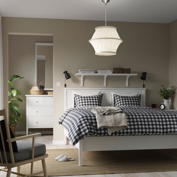 BÄCKMÄRKE Lámpara de techo, blanco textil/madera, 54 cm