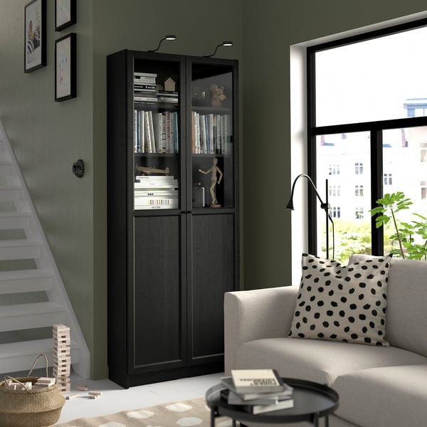BILLY / OXBERG Librero con puertas de vidrio, negro efecto roble, 80x30x202 cm