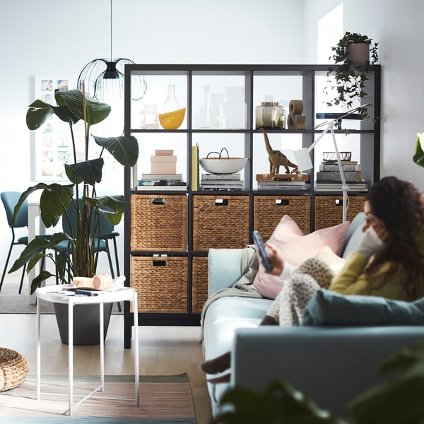KALLAX Unit para-para dengan rangka bawah, hitam coklat/hitam, 147x164 cm