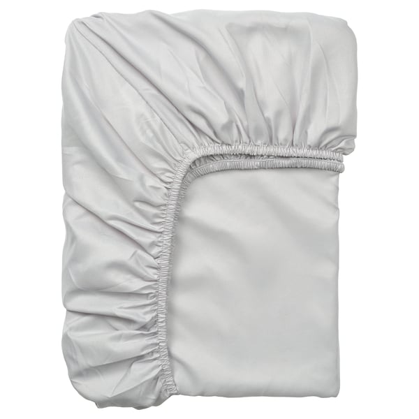 A grey BÄRGLIM fitted sheet, made from soft, recycled polyester, designed to fit mattresses up to 16 cm thick, with an elastic hem for secure fit.