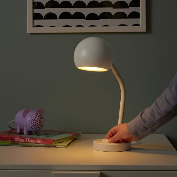 KORVSNÖRE مصباح مكتب LED