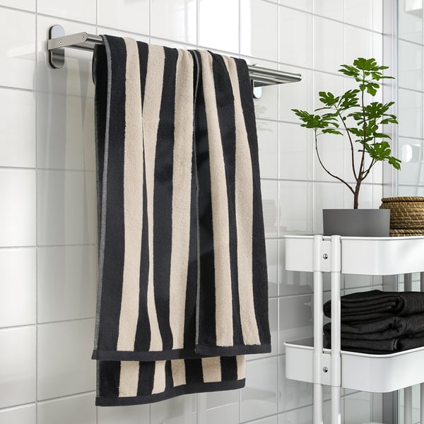 SLÅNHÖSTMAL Bath towel, black/light beige stripe, 70x140 cm