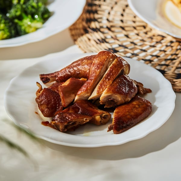 White plate with roasted meat, tempered glass, dishwasher & microwave safe.