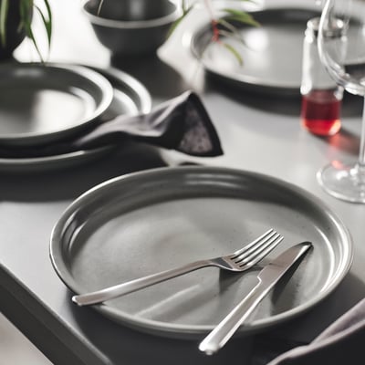 DAGGASTER Plate, dotted/grey, 26 cm