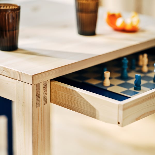 IKEA PS 2026 طاولة بدرج, صنوبر طلاء شفاف, 70x70 سم