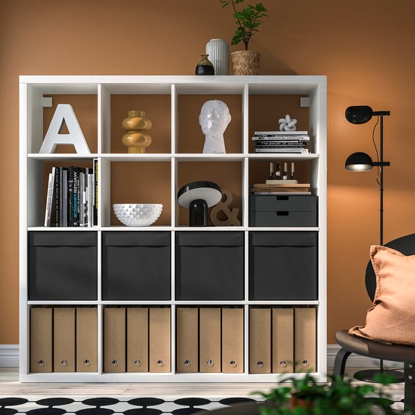 KALLAX وحدة أرفف مع 4 تركيبات داخلية, أبيض, 147x147 سم