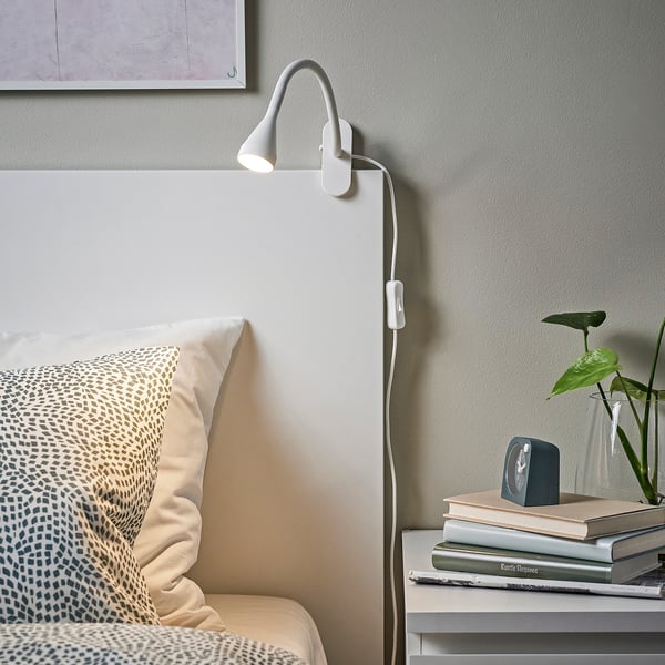 NÄVLINGE مصباح توجيهي بملقط LED, أبيض