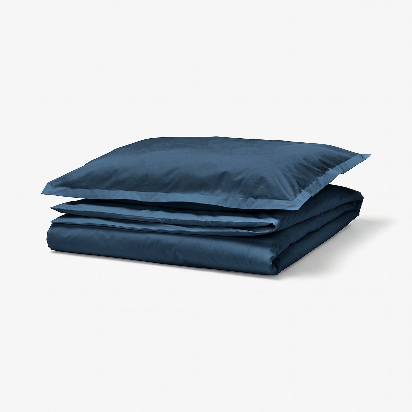 Dark blue HAMPFLOCKEL bedding set. Crisp, folded duvet and pillow covers with matte finish and envelope closure.