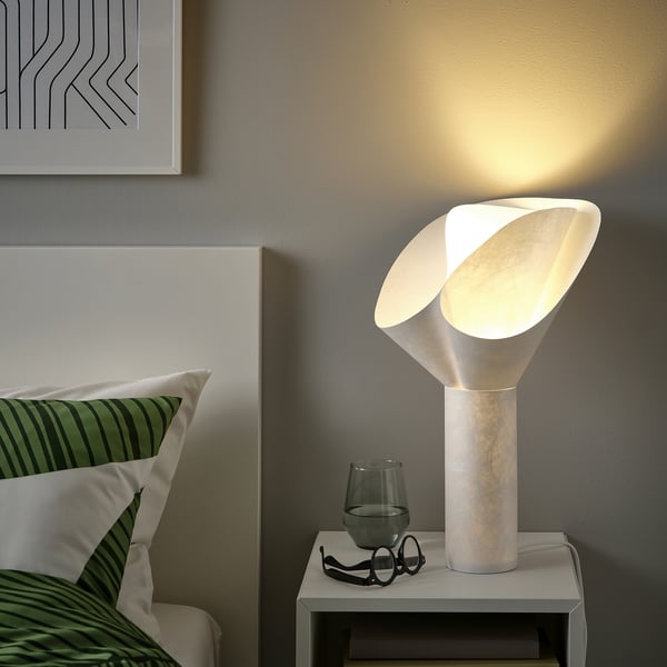 BÄCKNATE Stona lampa, bela, 50 cm