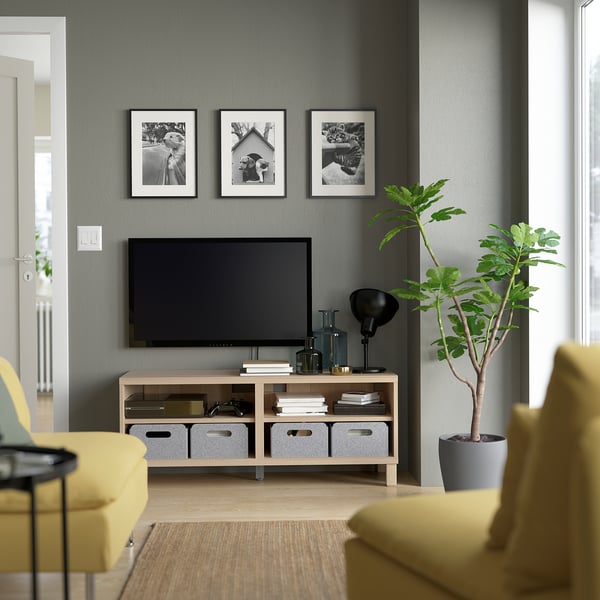BESTÅ TV stalaža, belo b. im. hrastovine, 120x40x48 cm