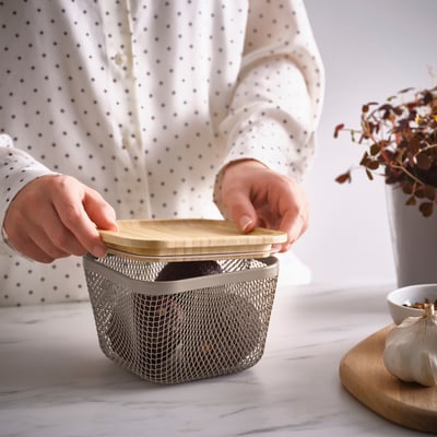 IKEA 365+ Korpa za hranu s poklopcem, kvadrat metal/svetlosiva-smeđa bambus, 15x15x11 cm