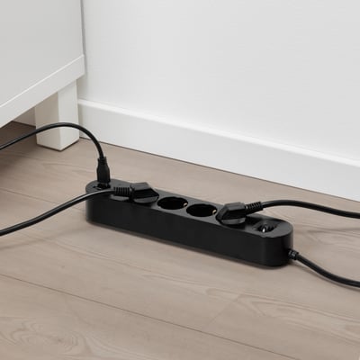 KOPPLA 4-struka utičnica s 2 USB ulaza, crna, 3.0 m