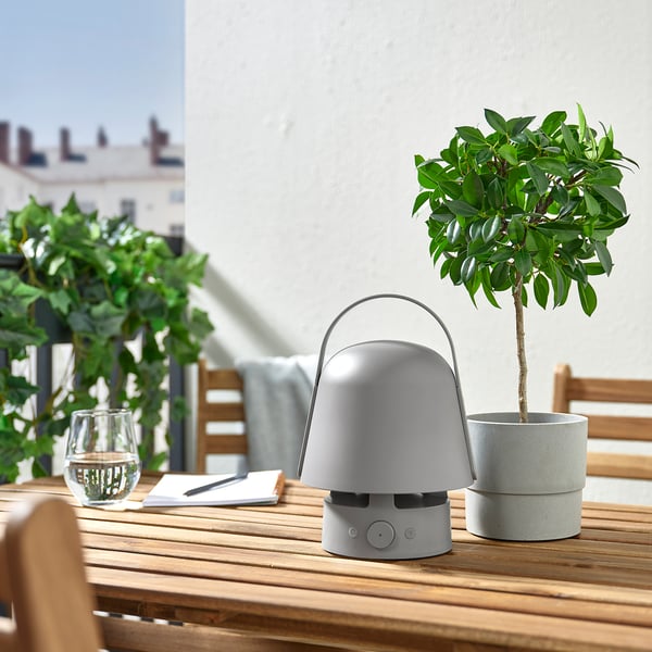 VAPPEBY Bluetooth zvučnik-lampa, napolju/siva