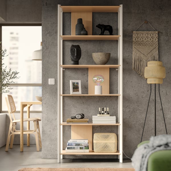 Modern JÄTTESTA shelf with wooden shelves, displaying vases and decor, set against a grey wall.
