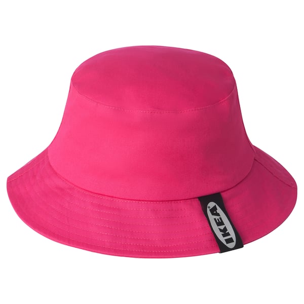Ljusrosa AURTIENDE hinkhatt med svart logotyp, bomullsmaterial, brett brätte, rund krona.