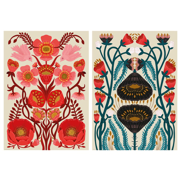 Två färgglada blommiga affischer. Till vänster: röda, rosa blommor. Till höger: svarta, röda blommor, blå stjälkar. Livfulla, detaljerade konstverk.
