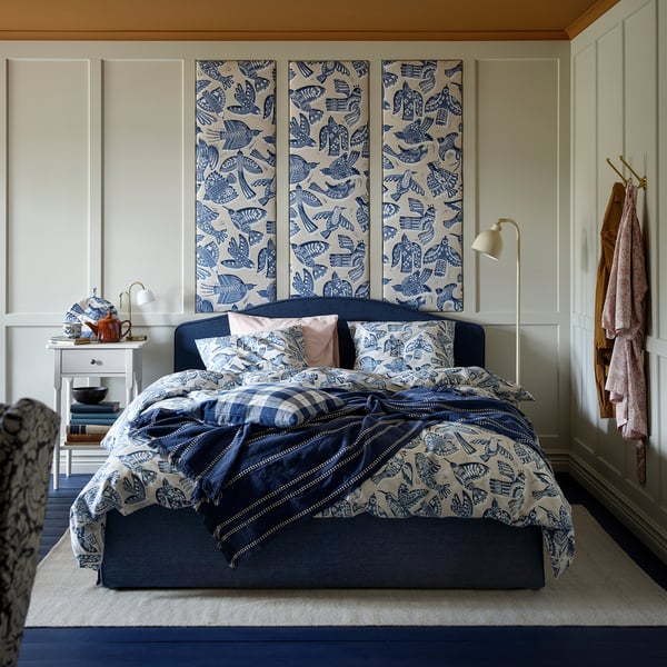 Blue birds bäddset, återvunnen polyester och viskos, passar stor säng
