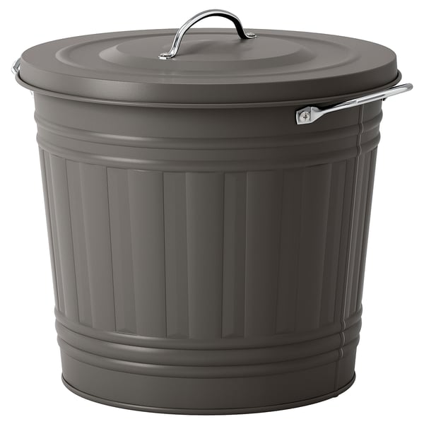 En KNODD grå metallbehållare med lock och handtag, avsedd för avfall eller förvaring.