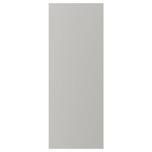 LERHYTTAN: ljusgrå träpanel, rektangulär form, klassisk köksdesign.