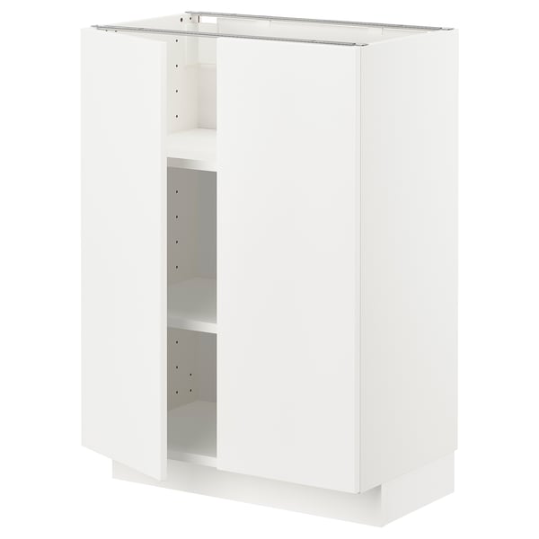Modern ikea METOD köksdel i vitt med flyttbara hyllplan.
