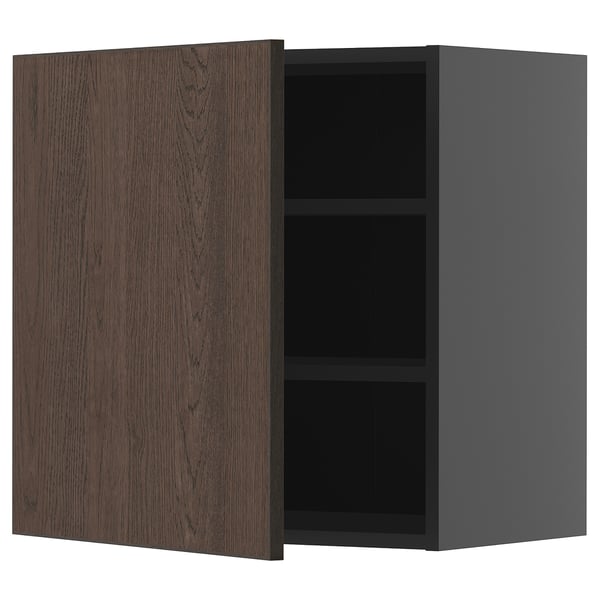Mörkbrunt träskåp med öppen dörr, grå inredning, vägghängd, modern design.