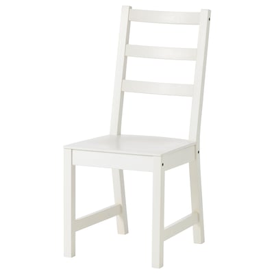 En vit köksstol i trä med stege-rygg-design och en snidad sits. Bra för middagsbruk.