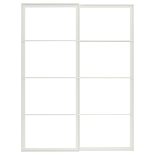 Dörrkarm till en garderob i vit metall från IKEA för en modern, minimalistisk garderobsdesign.