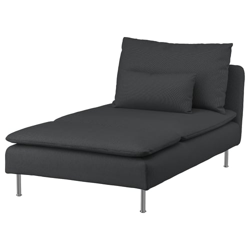 Modern svart schäslong med kuddar, eleganta metallben, djup sits, texturerat mörkgrått tyg, elegant minimalistisk design.